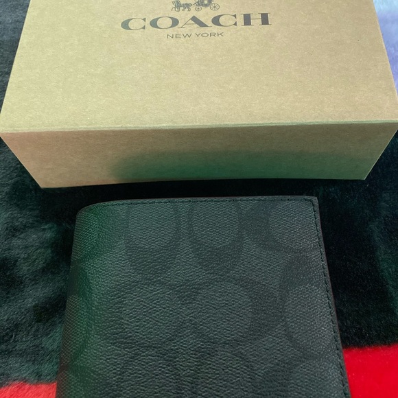 Coach men’s Wallet - Picture 3 of 5